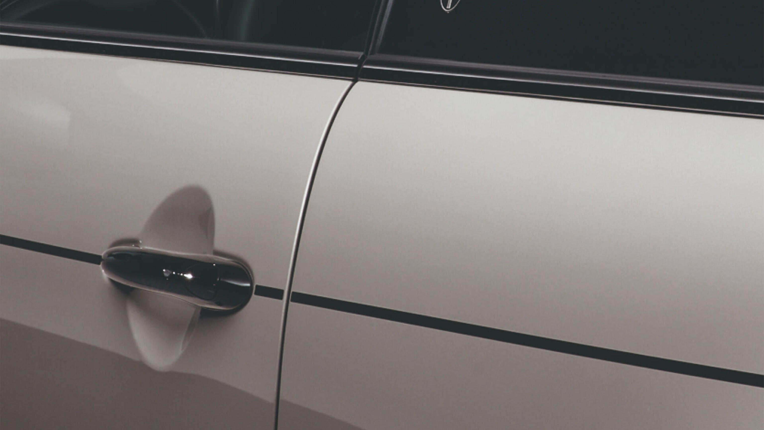 Accessoires Mini – bandes latérales mini – piano black